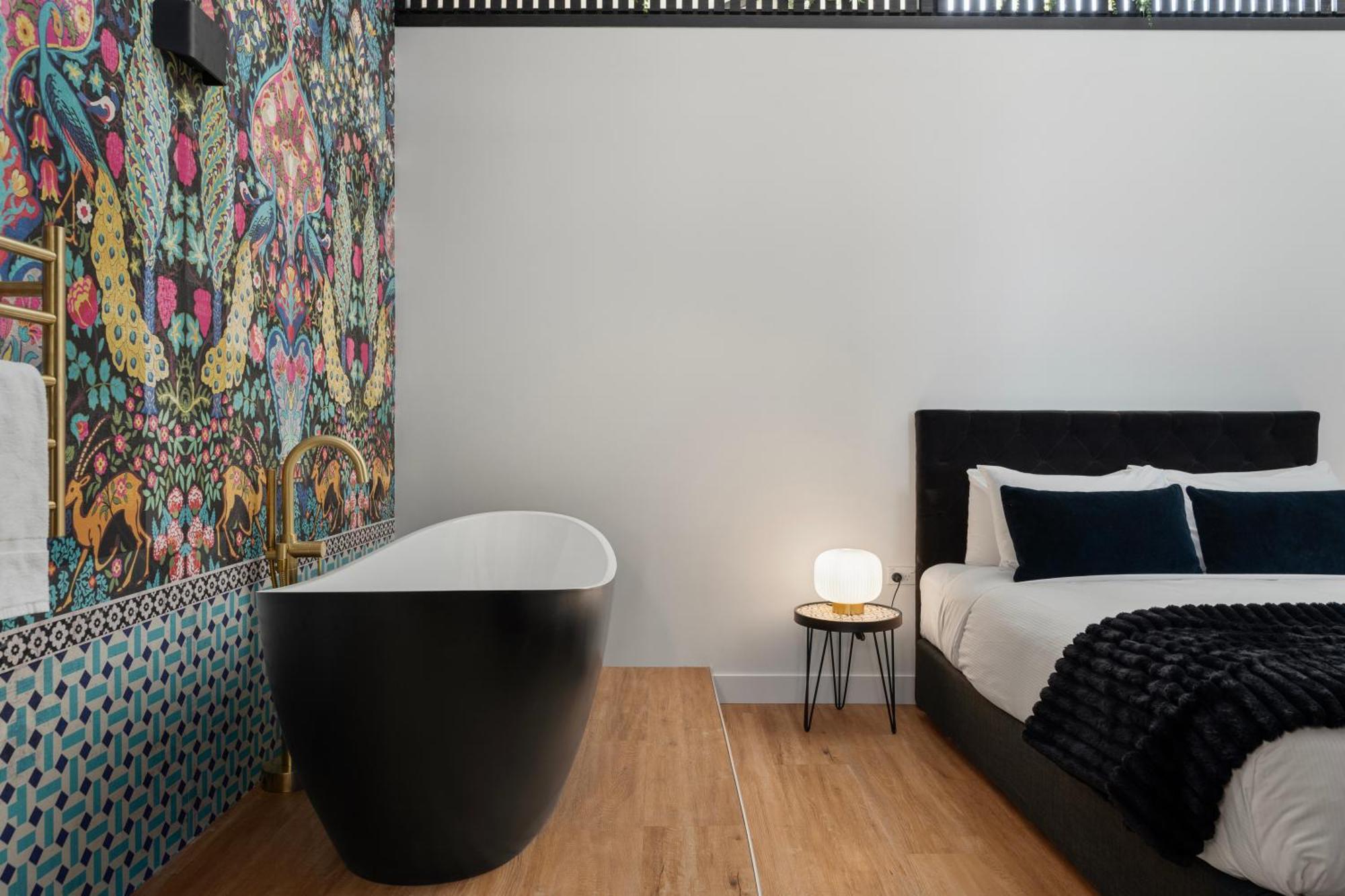 The Chamberson Hotel Dunedin Exterior photo A freestanding bathtub