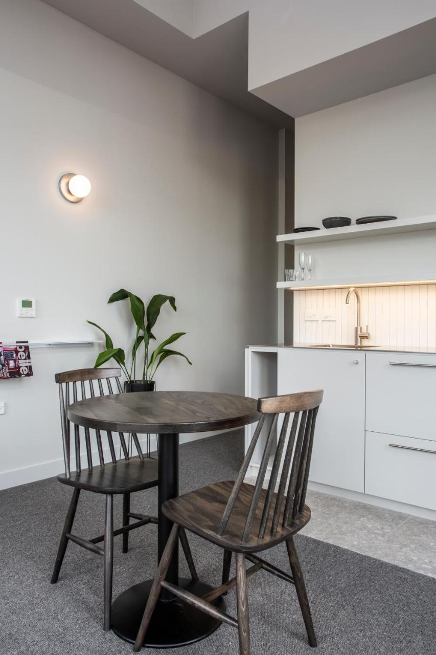 The Chamberson Hotel Dunedin Exterior photo Kitchenette